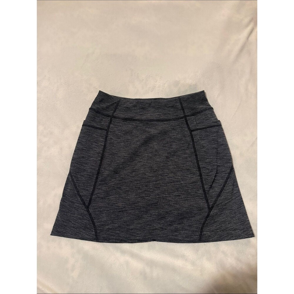 Athleta Excursion Skort with built in shorts and side pockets size XS